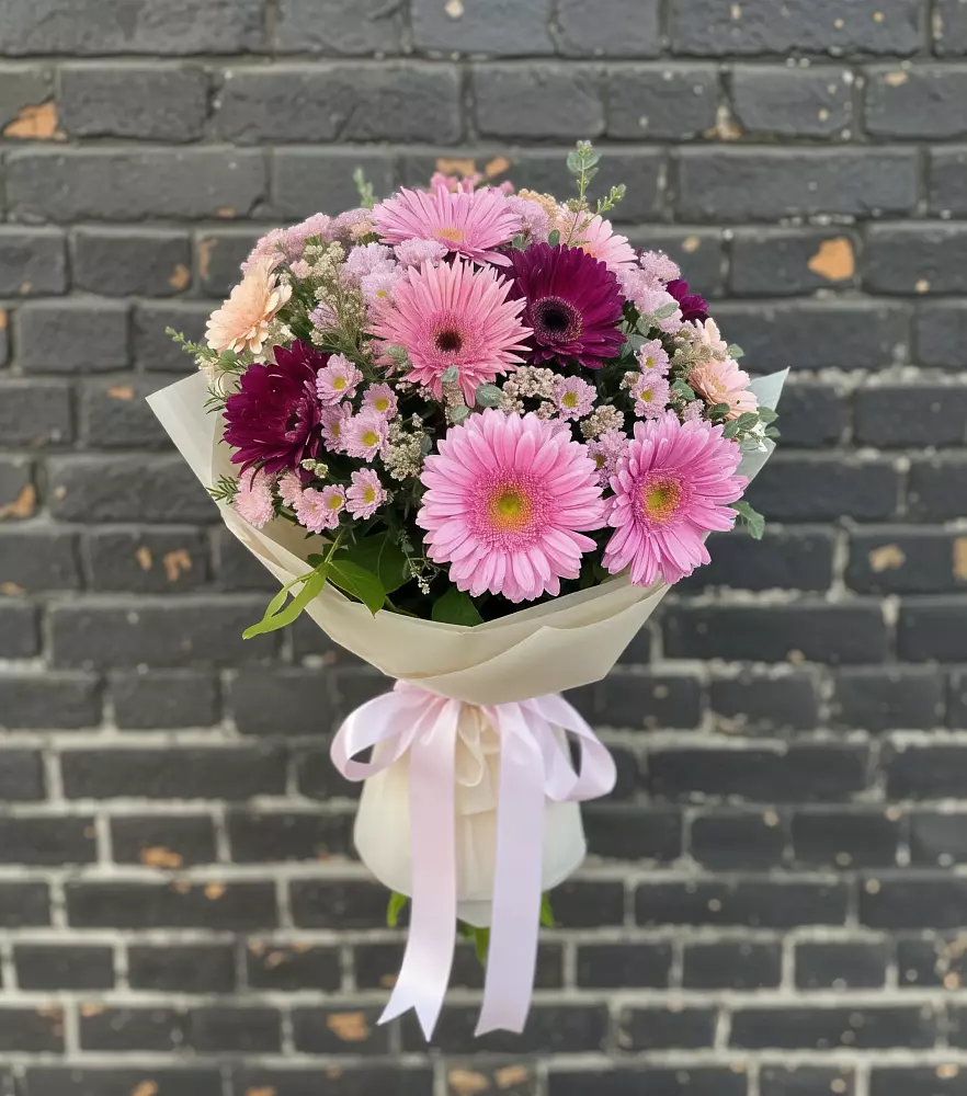 Букет цветов из: Герберы и Хризантемы в Дедовске