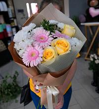 Букет цветов из:  Герберы, Розы и Хризантемы в Дедовске