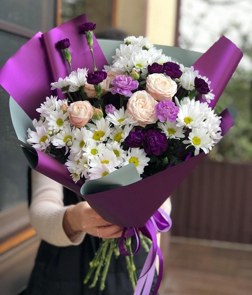 Букет цветов из: Хризантемы, Гвоздики и Розы в Дедовске