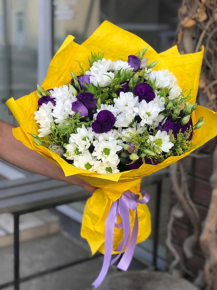 Букет цветов из: Ирисы, Хризантемы и Ромашки в Дедовске