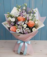 Букет цветов из:  Лизиантусы, Розы, Альстромерии и Гипсофила в Дедовске