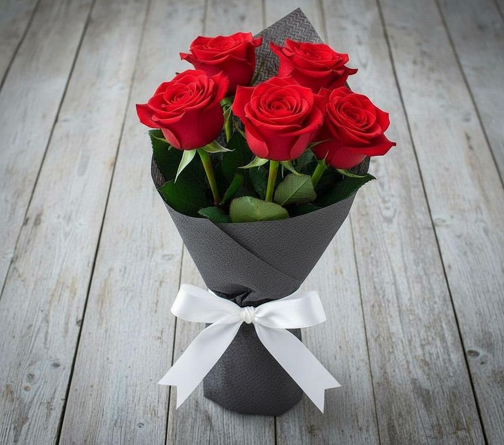 Букет 5 Красных роз Эдлесс Лав в Дедовске