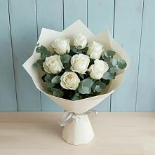 Букет Белые розы в Эвкалипте в Дедовске