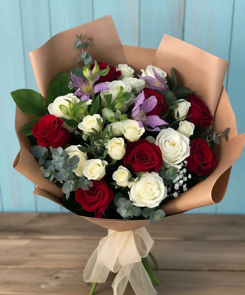 Букет цветов из: Розы и Альстромерии в Дедовске