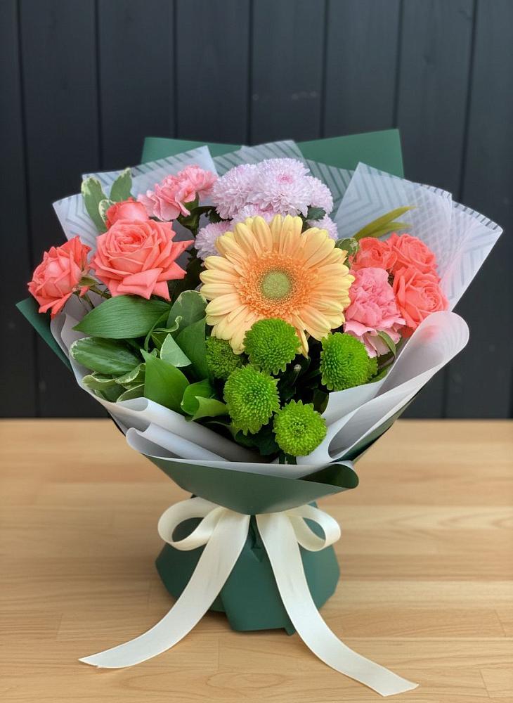 Букет цветов из: Гвоздики, Розы, Герберы и Хризантемы в Дедовске